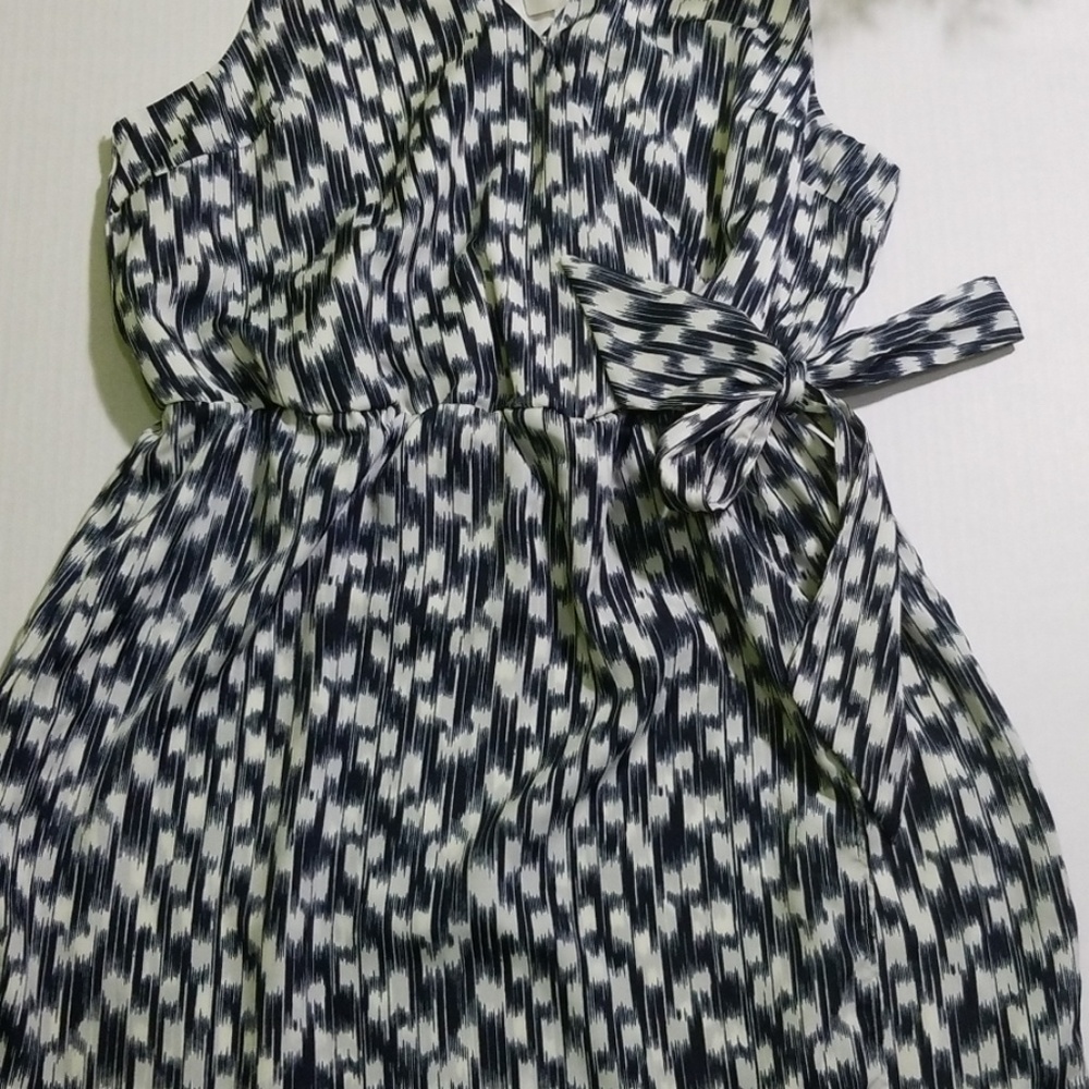 Dress - Picture 4 of 5